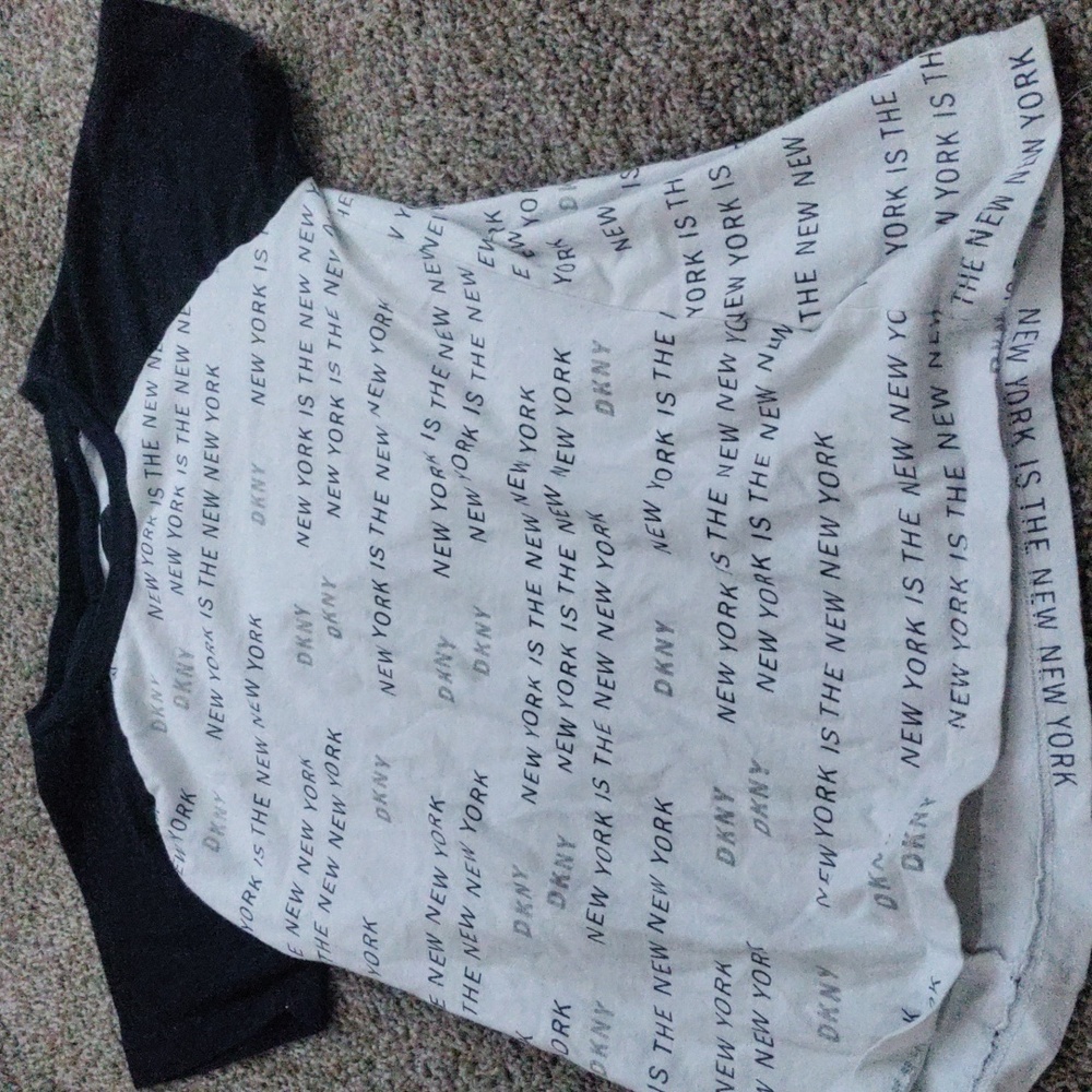 DKNY new York black and white tee